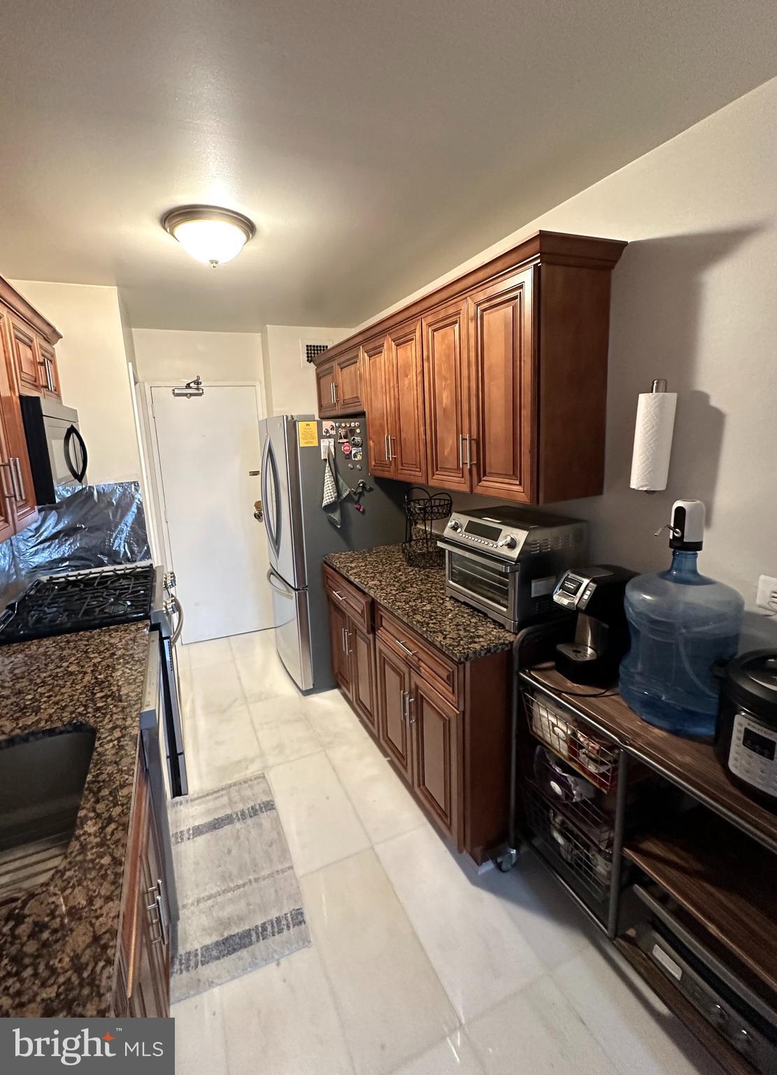 1900 LYTTONSVILLE ROAD 717