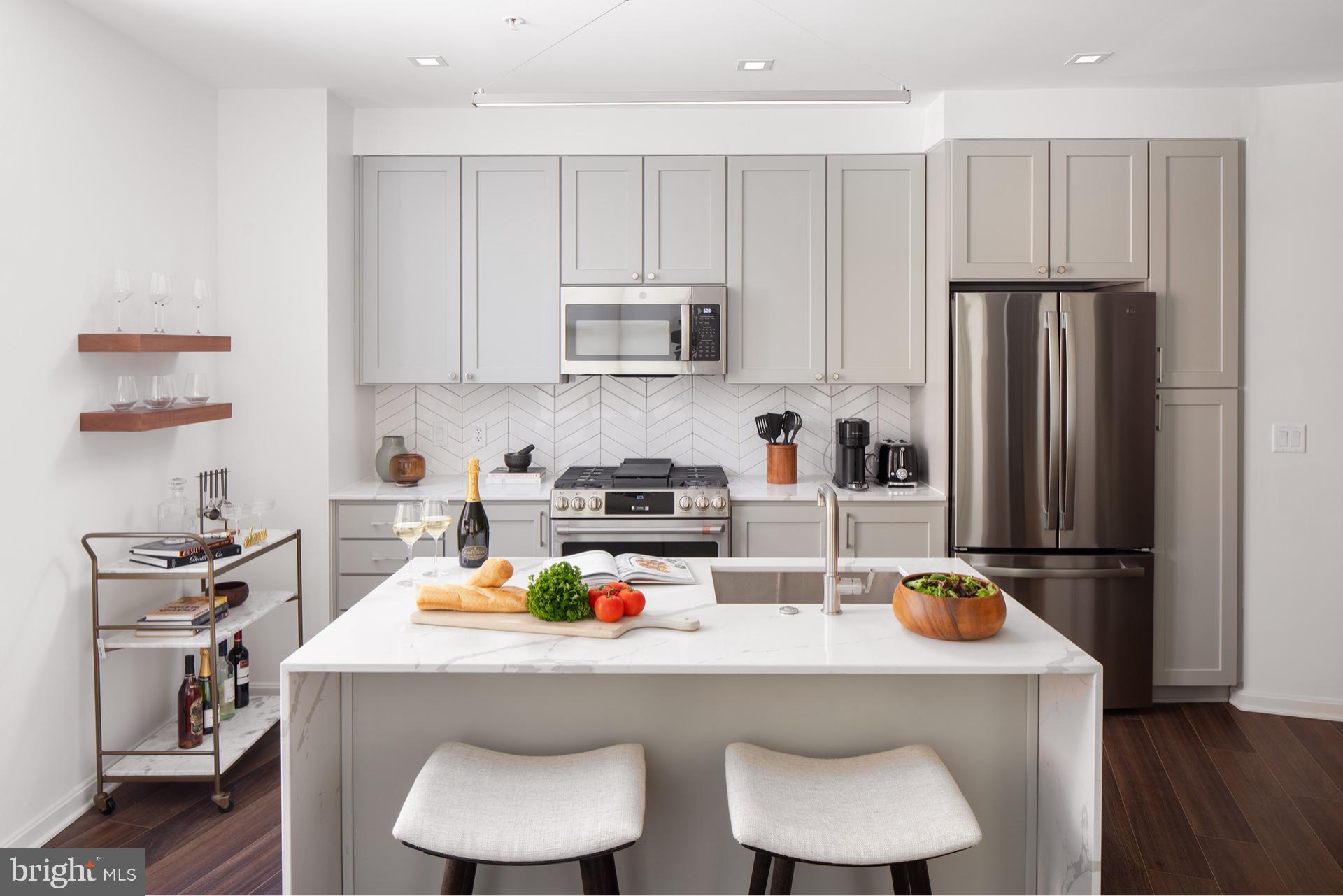 8525 CHEVY CHASE LAKE TERRACE 557/BARRETT VARIES