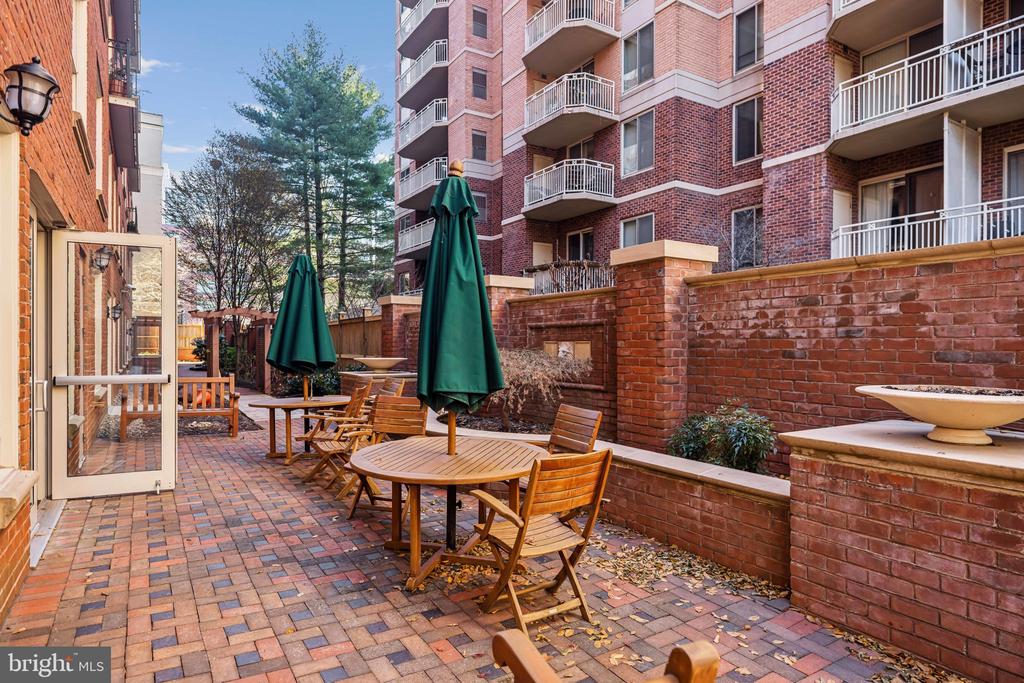 4821 MONTGOMERY LANE 404