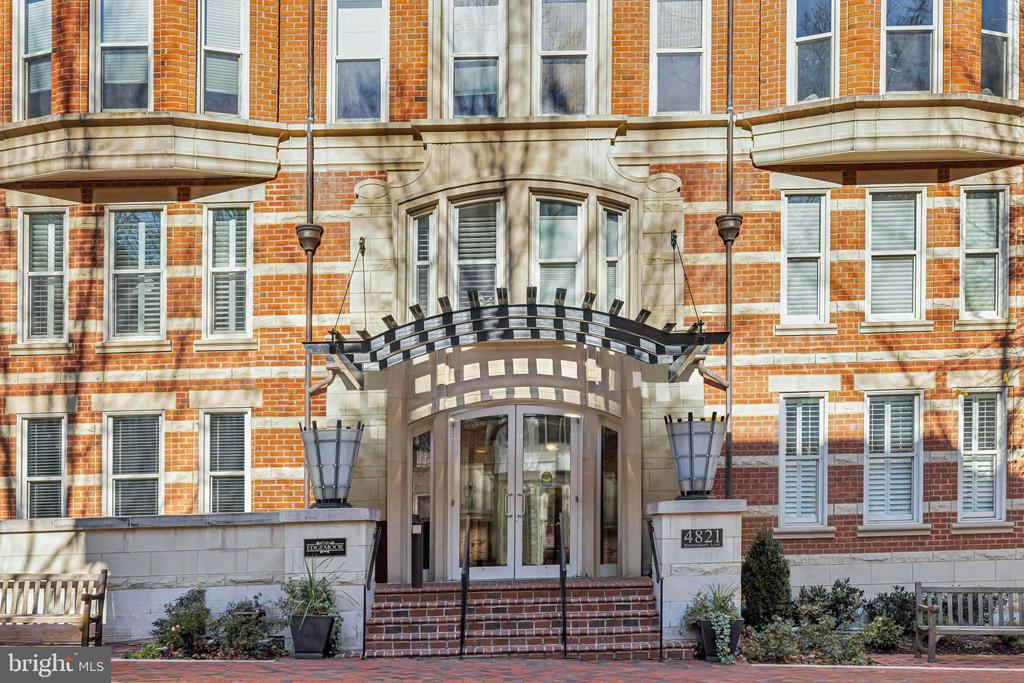 4821 MONTGOMERY LANE 404