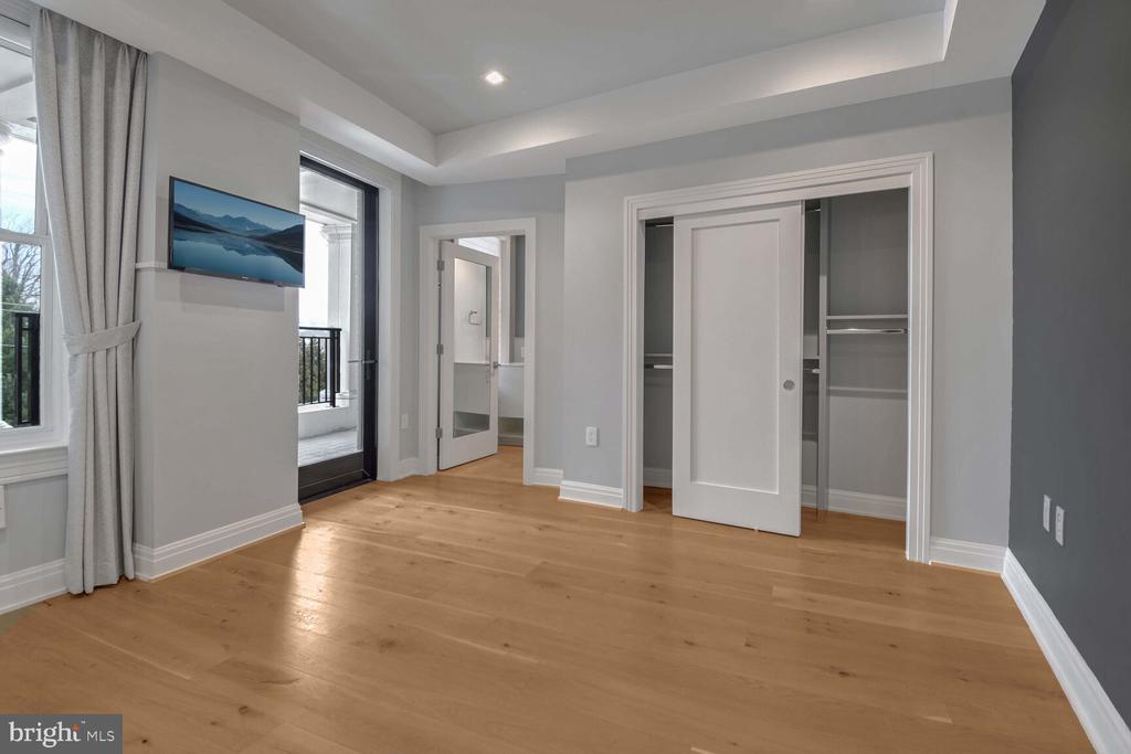 8551 CONNECTICUT AVENUE 403