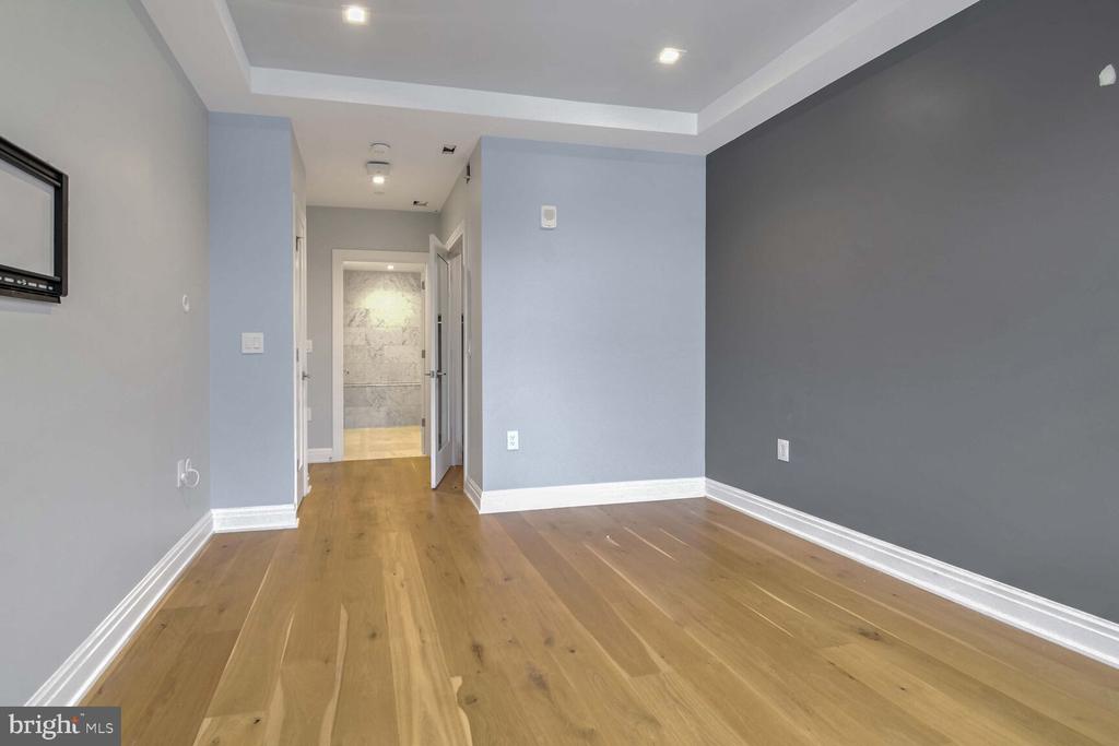 8551 CONNECTICUT AVENUE 403