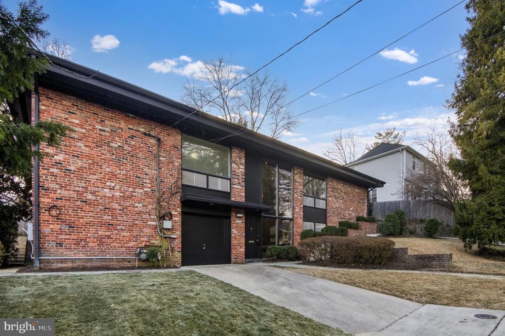5914 ONONDAGA ROAD