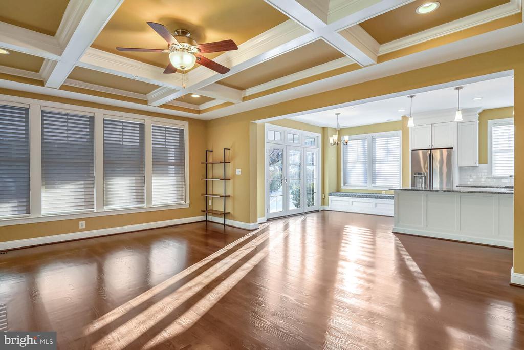 6409 LANDON LANE