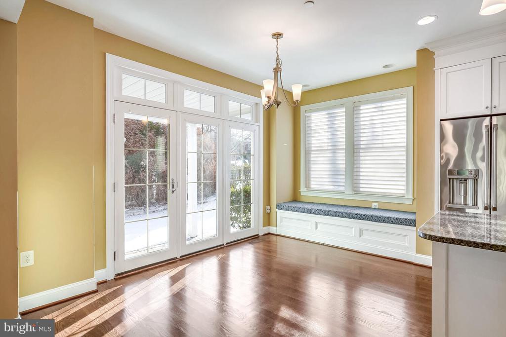 6409 LANDON LANE