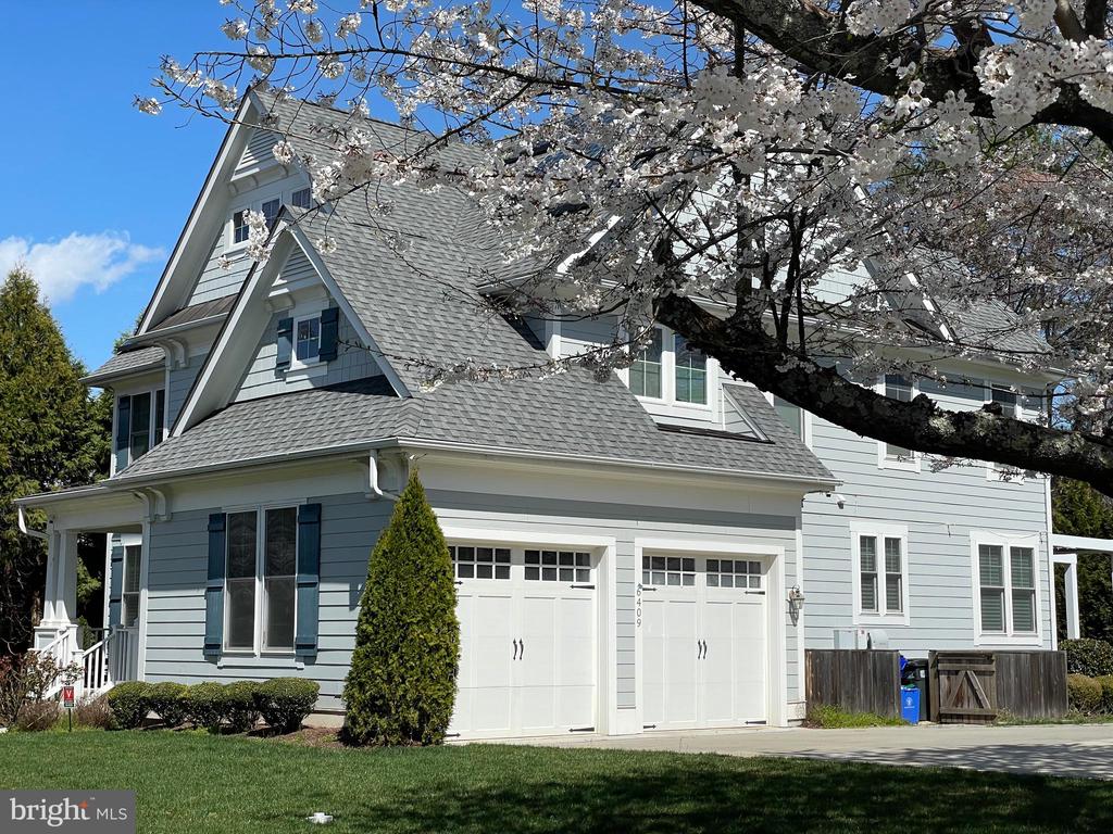 6409 LANDON LANE