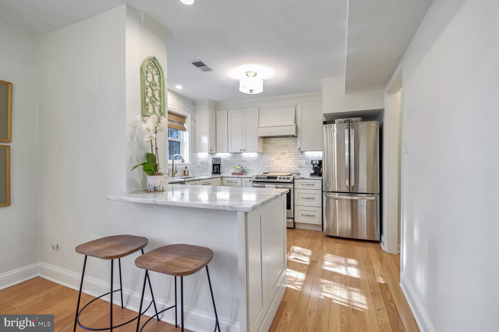 5048 BRADLEY BOULEVARD 5