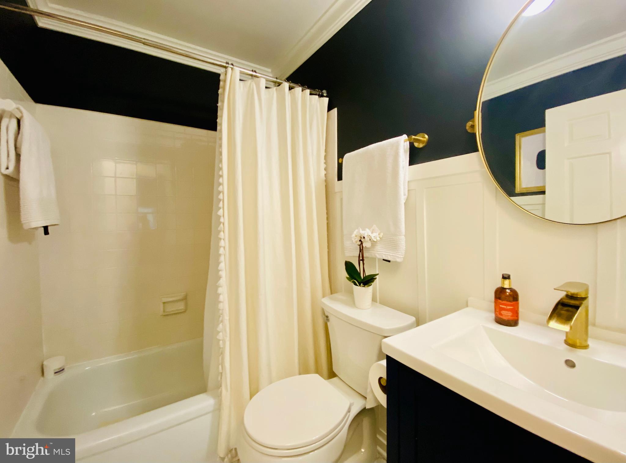 5048 BRADLEY BOULEVARD 5