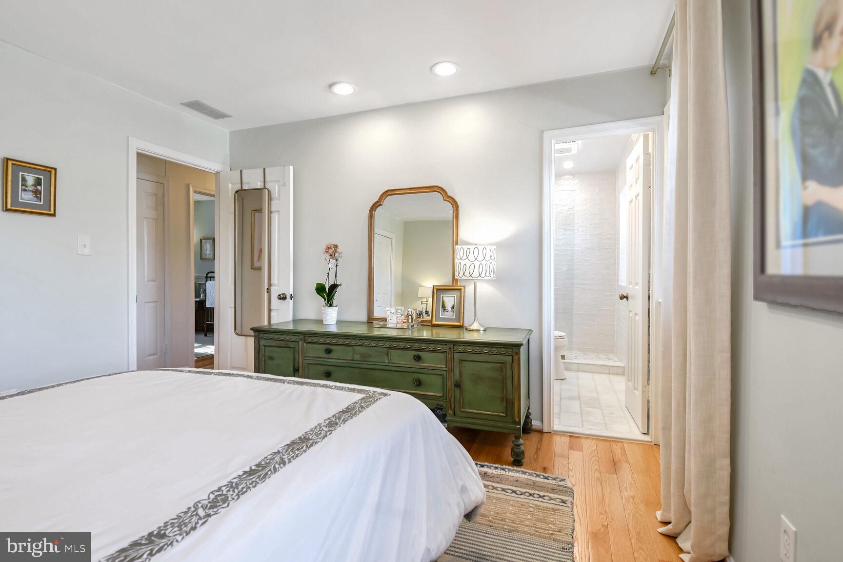 5048 BRADLEY BOULEVARD 5