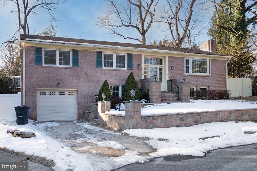 6310 BLACKWOOD ROAD