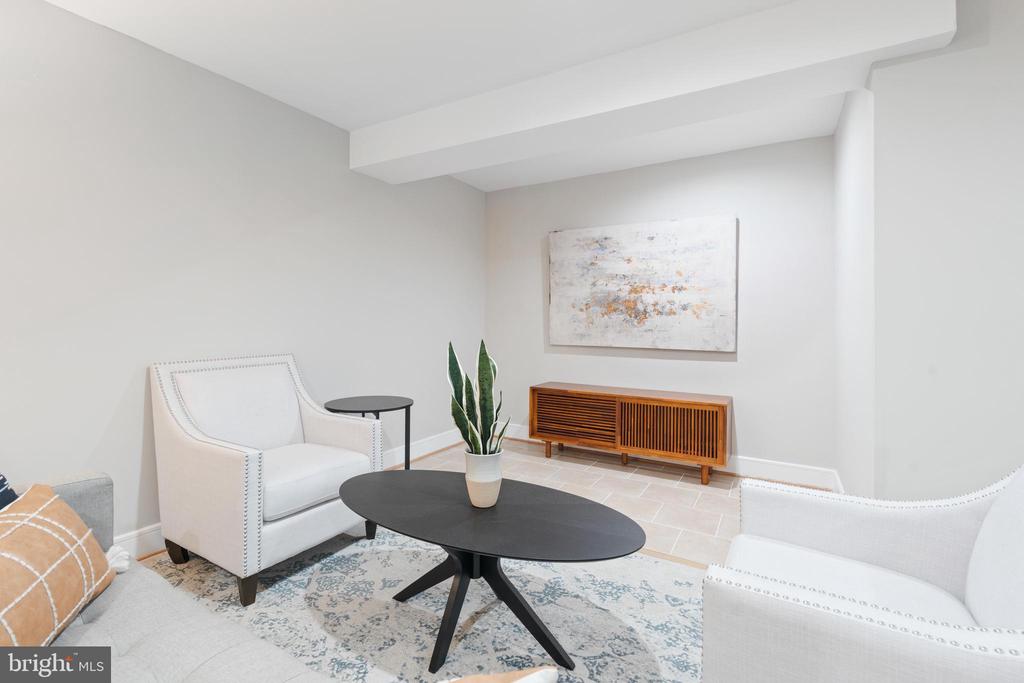 1503 CRESTLINE ROAD