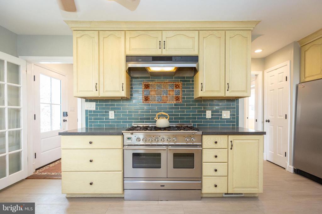 1213 FOREST GLEN ROAD