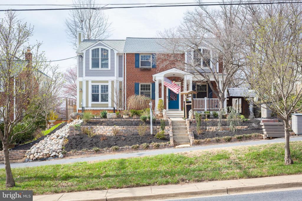 1213 FOREST GLEN ROAD