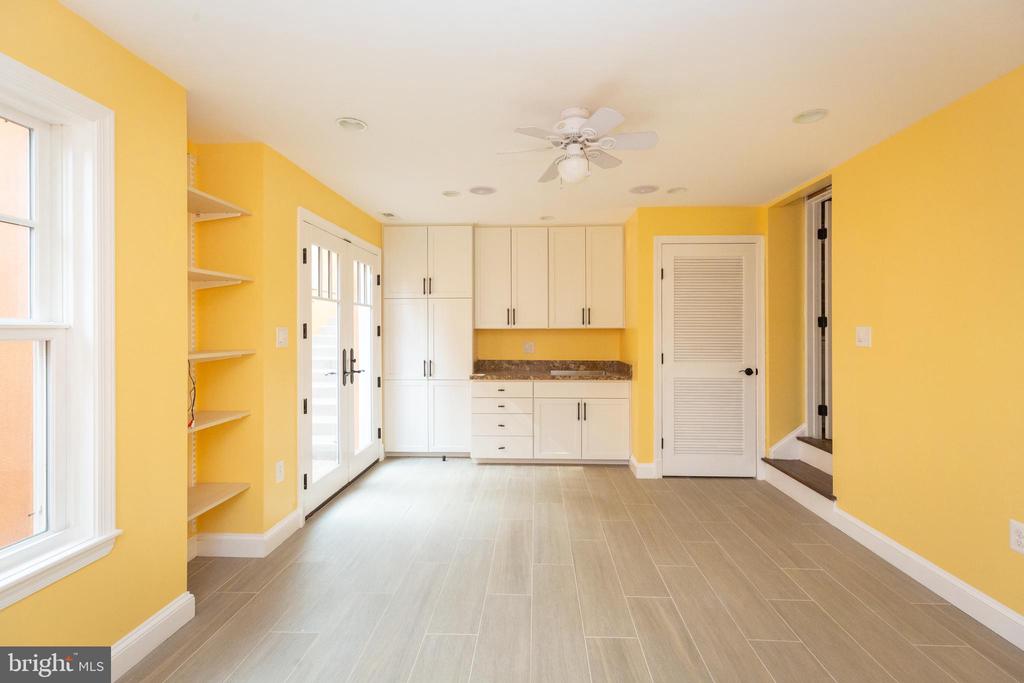 1213 FOREST GLEN ROAD