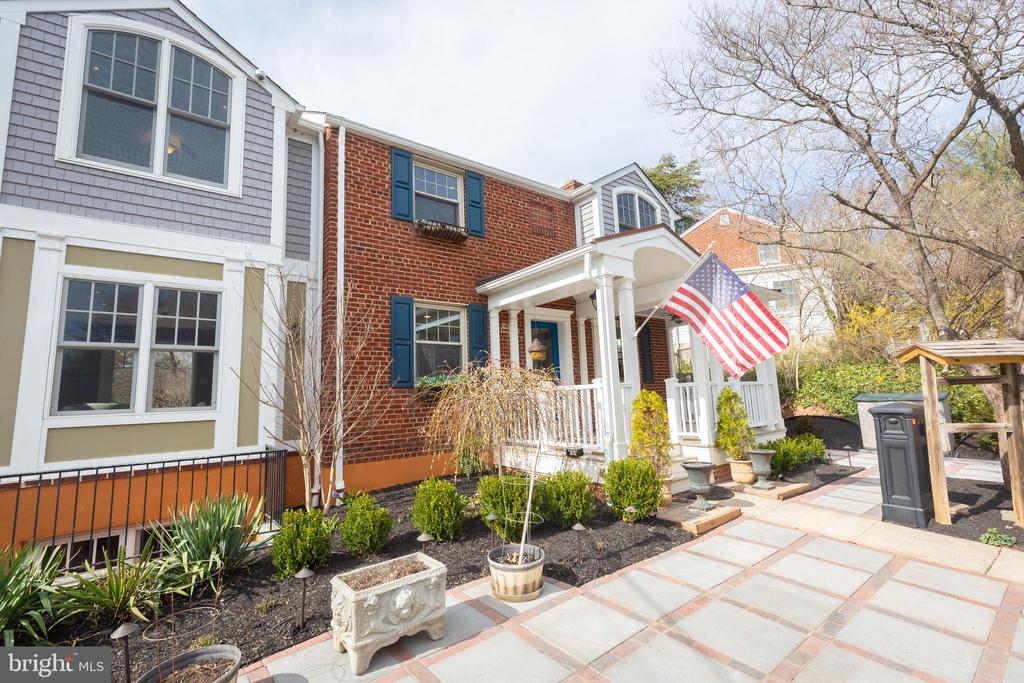 1213 FOREST GLEN ROAD