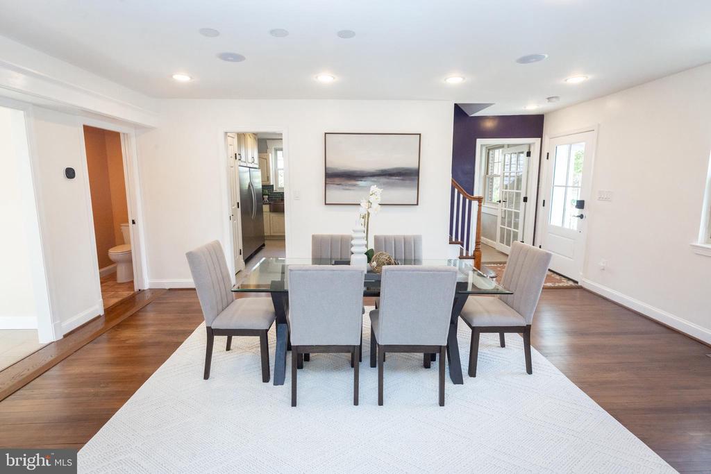 1213 FOREST GLEN ROAD