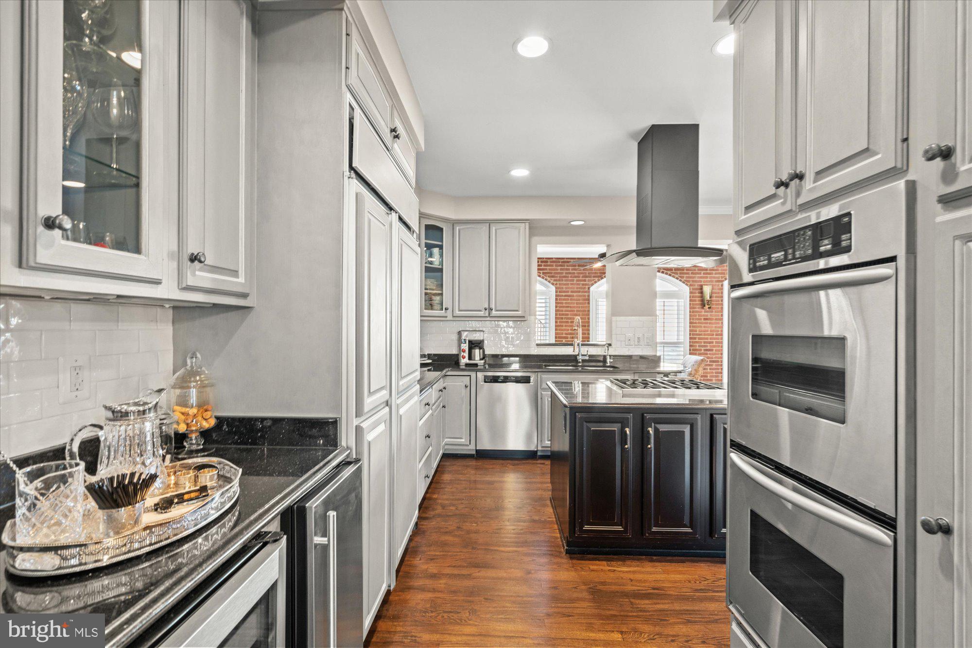 9421 TURNBERRY DRIVE