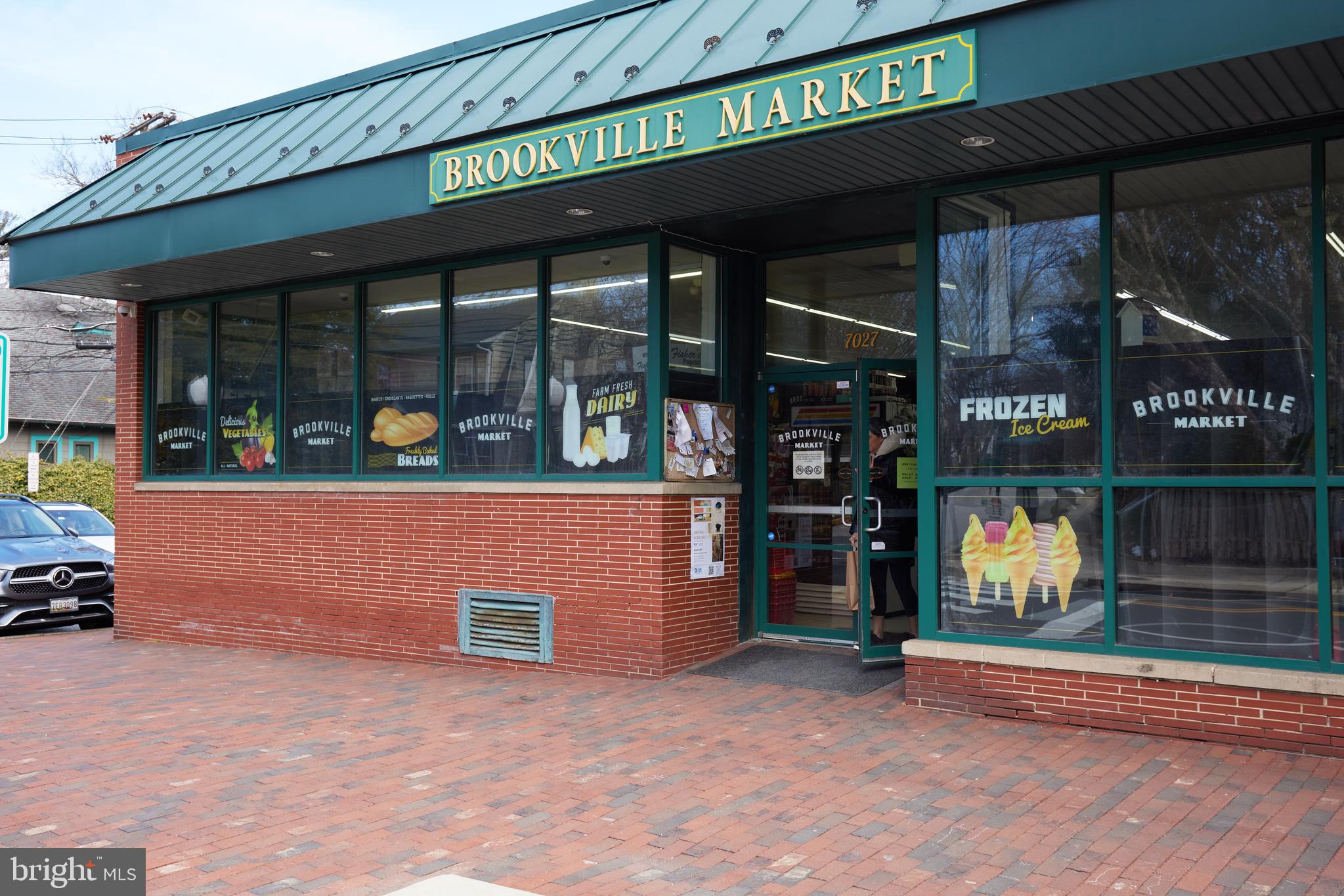 3316 SHEPHERD STREET