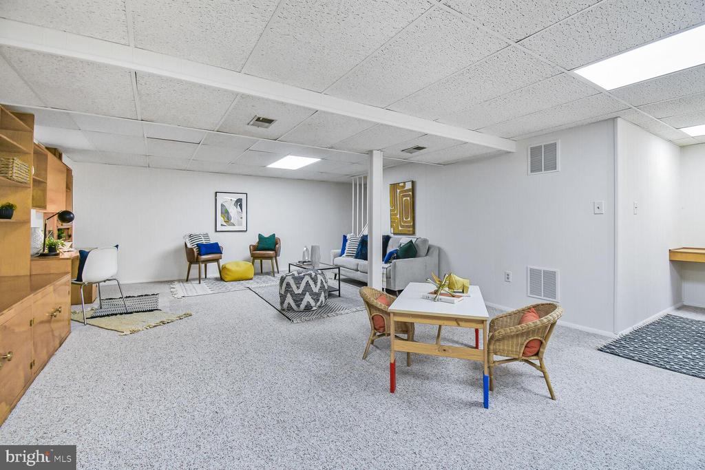 309 NOTLEY COURT