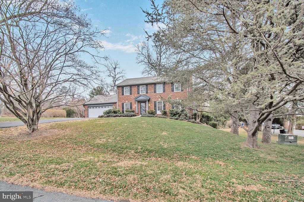 309 NOTLEY COURT