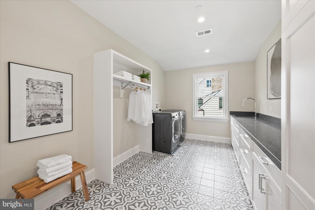 5408 MOORLAND LANE