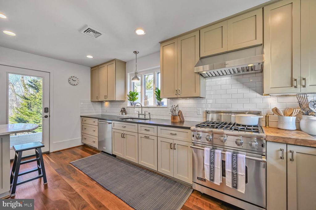 6211 POE ROAD
