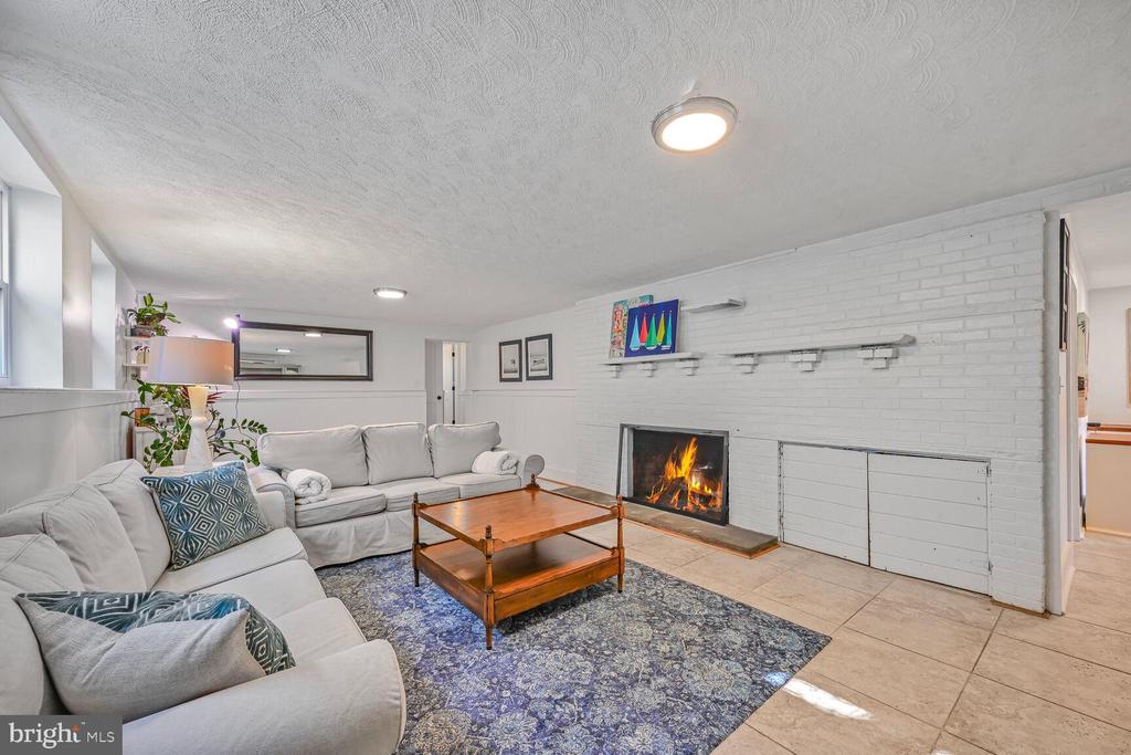 6211 POE ROAD