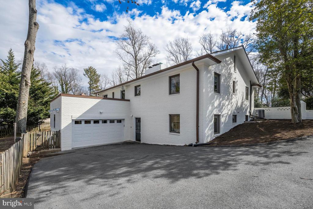 6211 POE ROAD