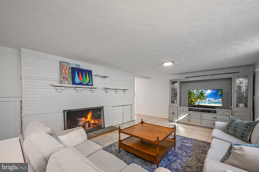 6211 POE ROAD