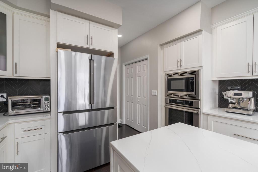 7922 TURNCREST