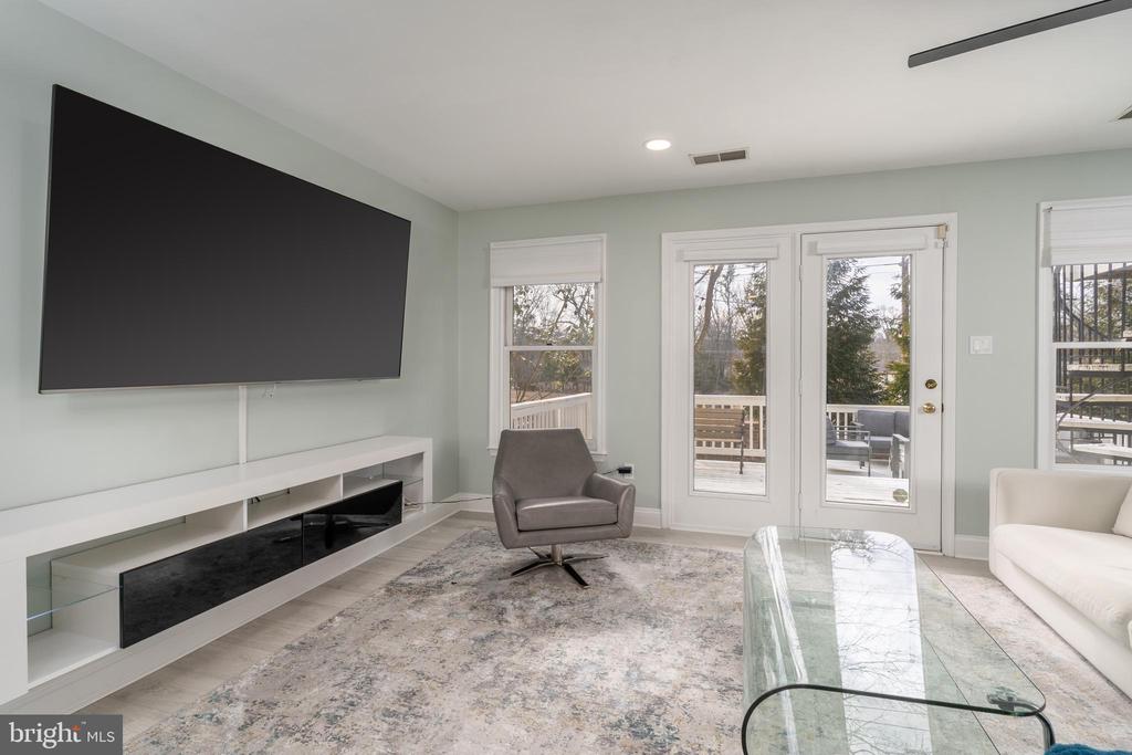 7922 TURNCREST