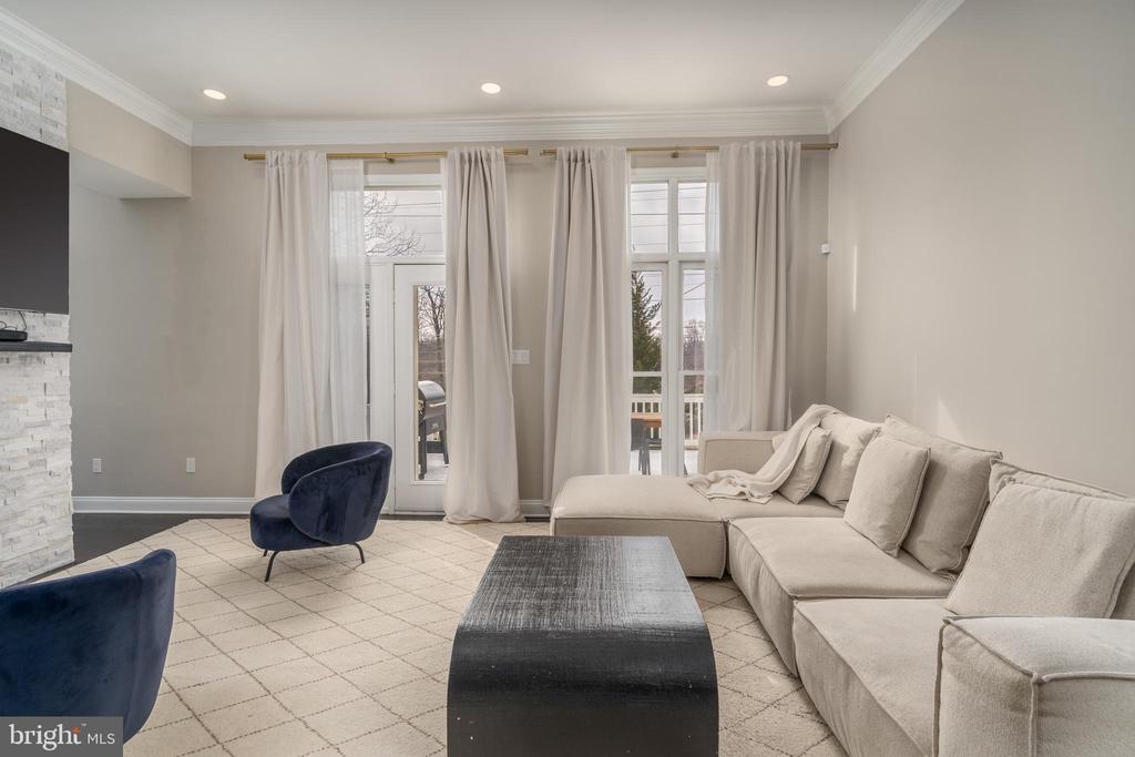 7922 TURNCREST