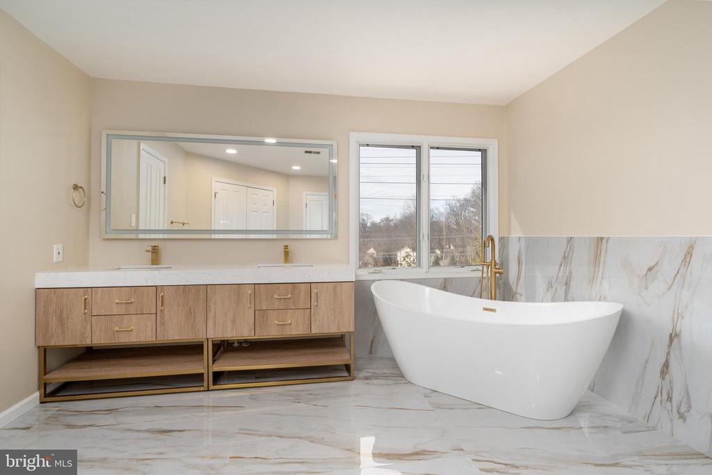 7922 TURNCREST