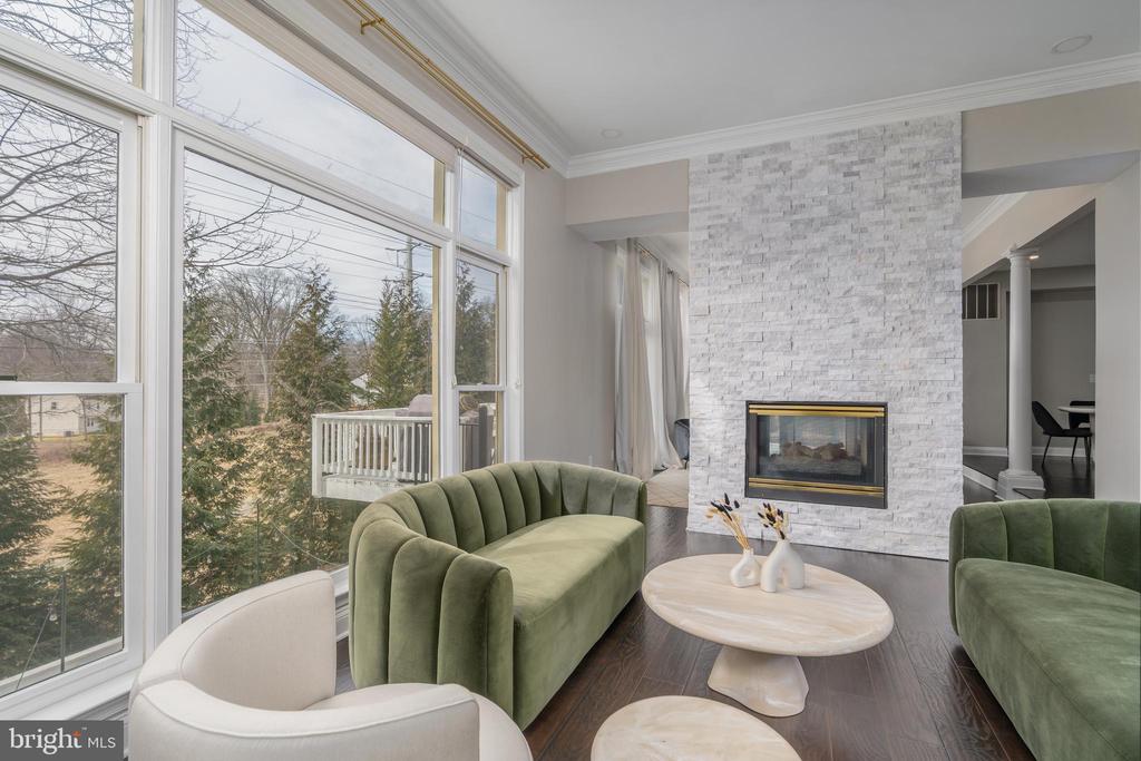 7922 TURNCREST