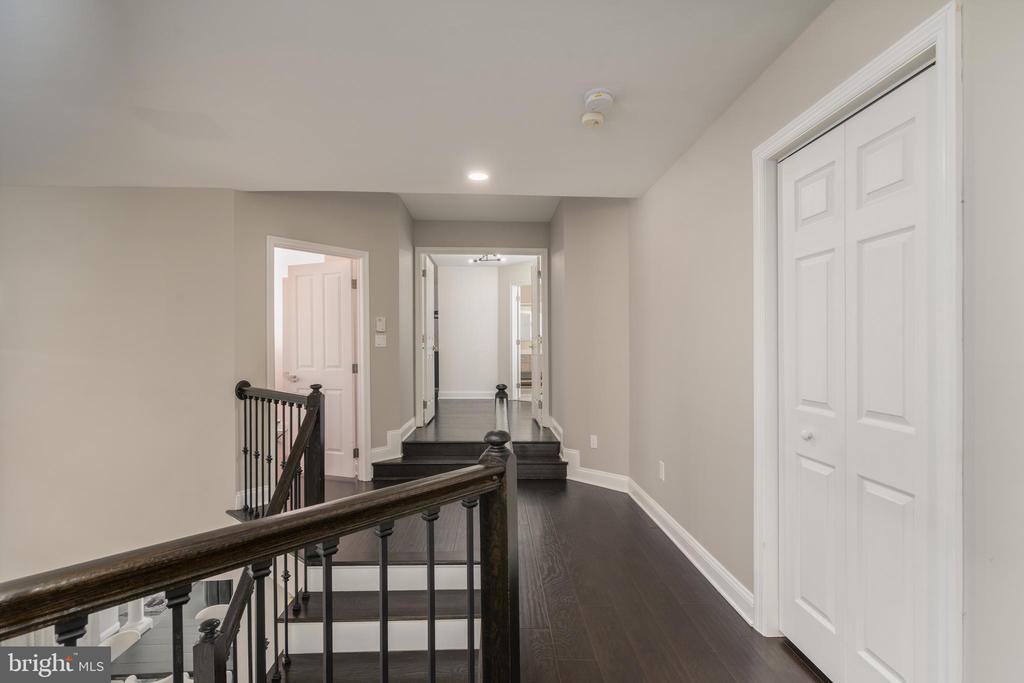 7922 TURNCREST