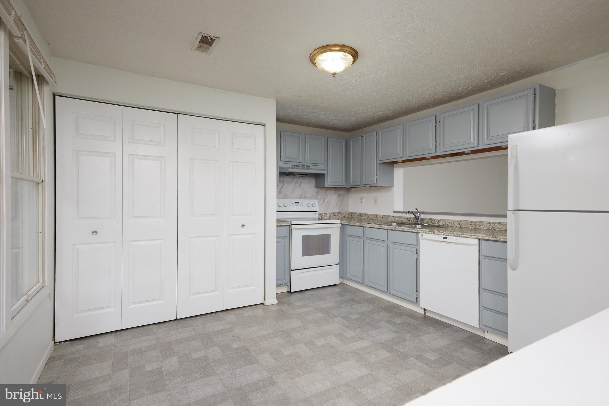 19936 CEDARBLUFF DRIVE