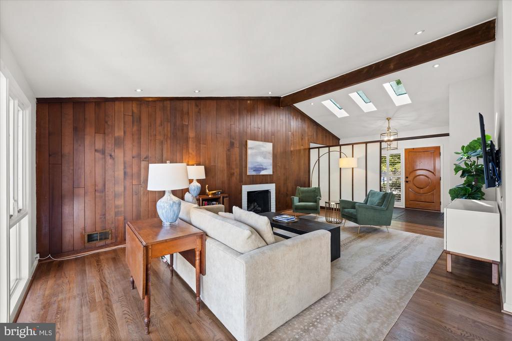 8305 LORING DRIVE