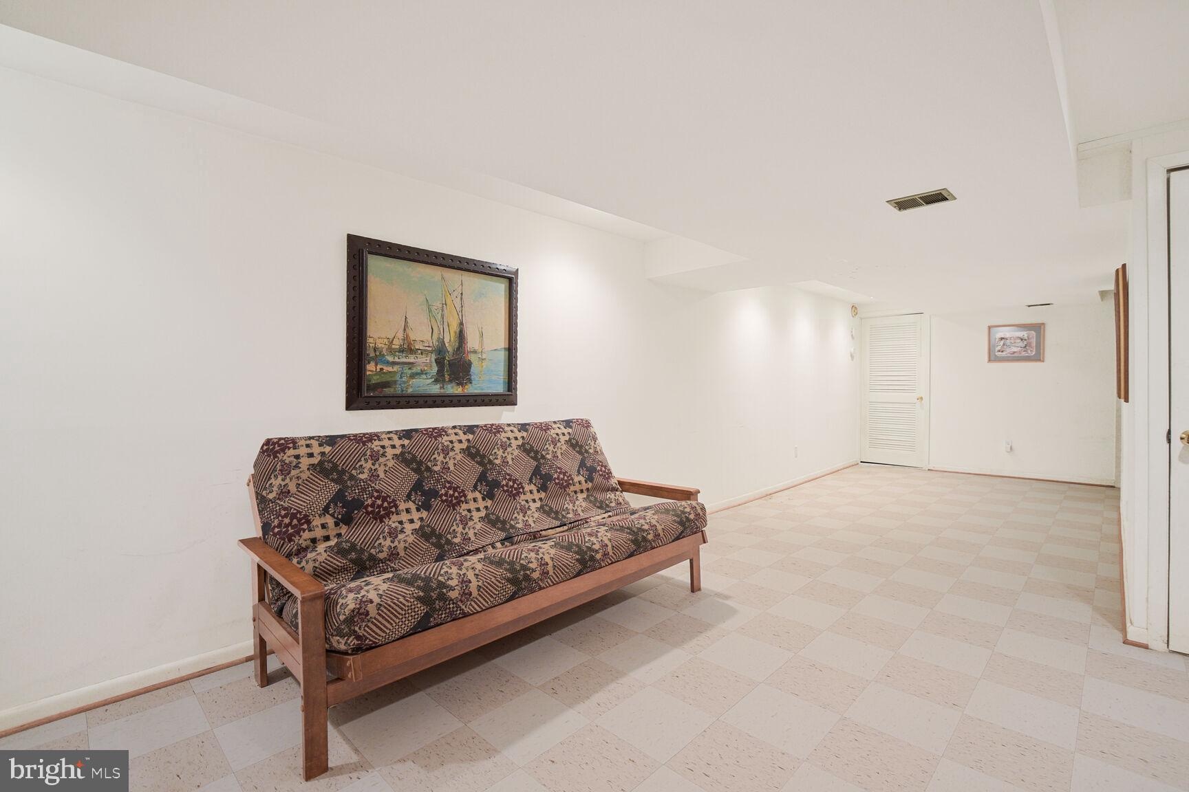 8908 FALLS CHAPEL WAY