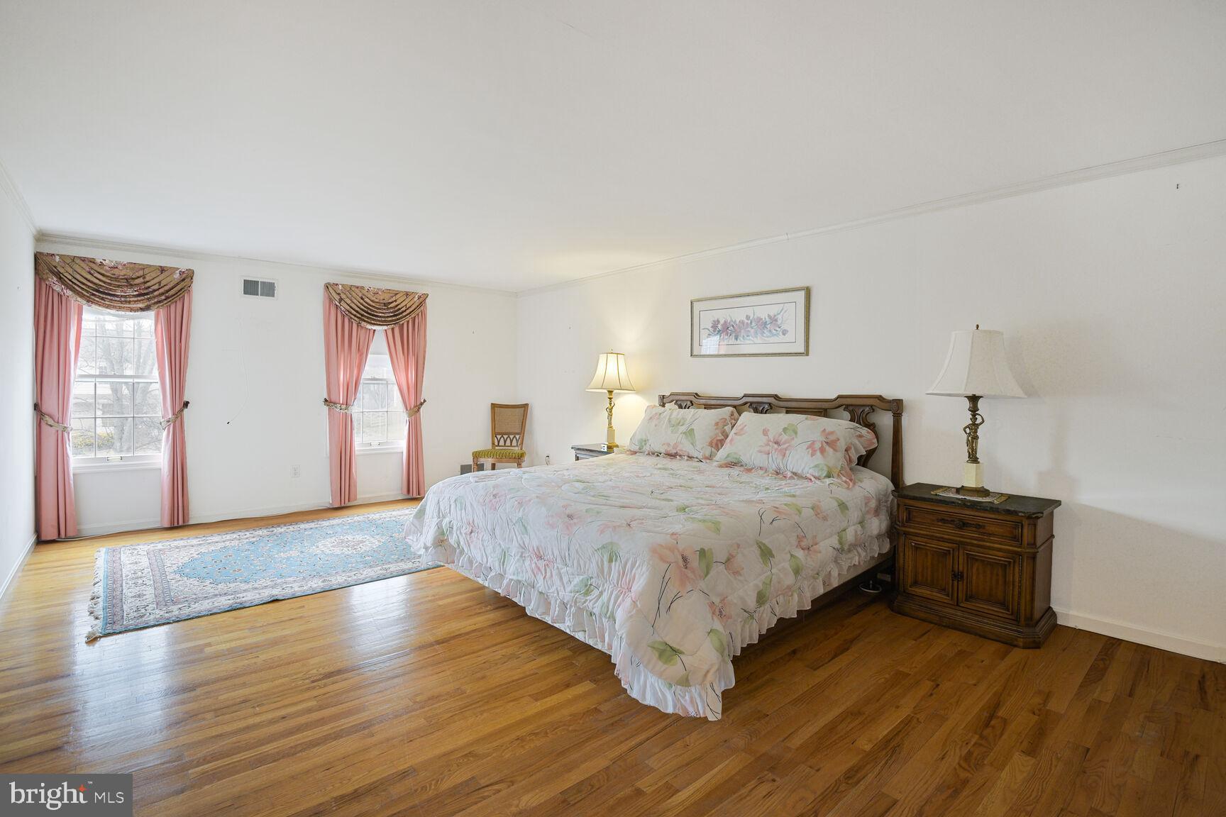 8908 FALLS CHAPEL WAY