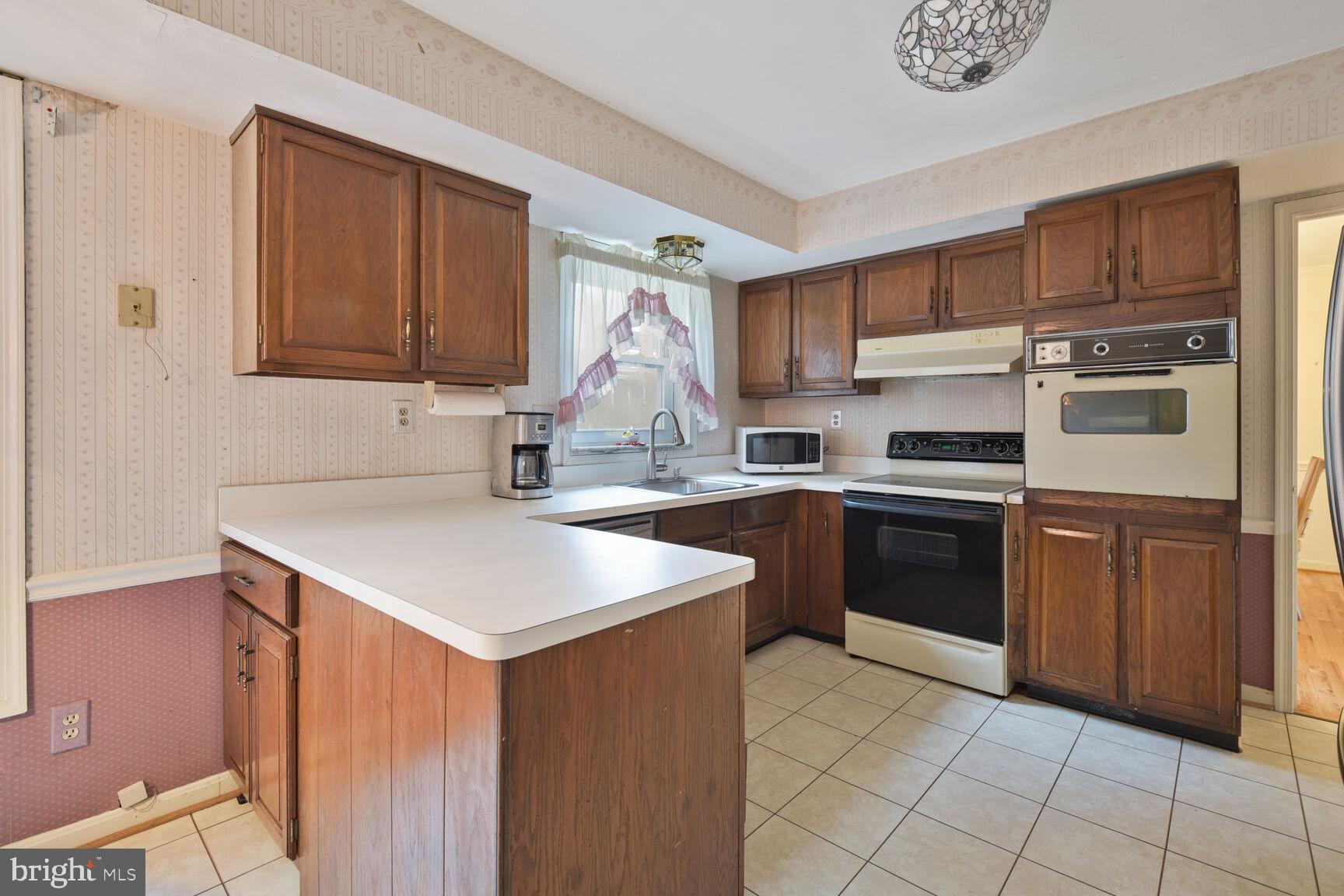 8908 FALLS CHAPEL WAY