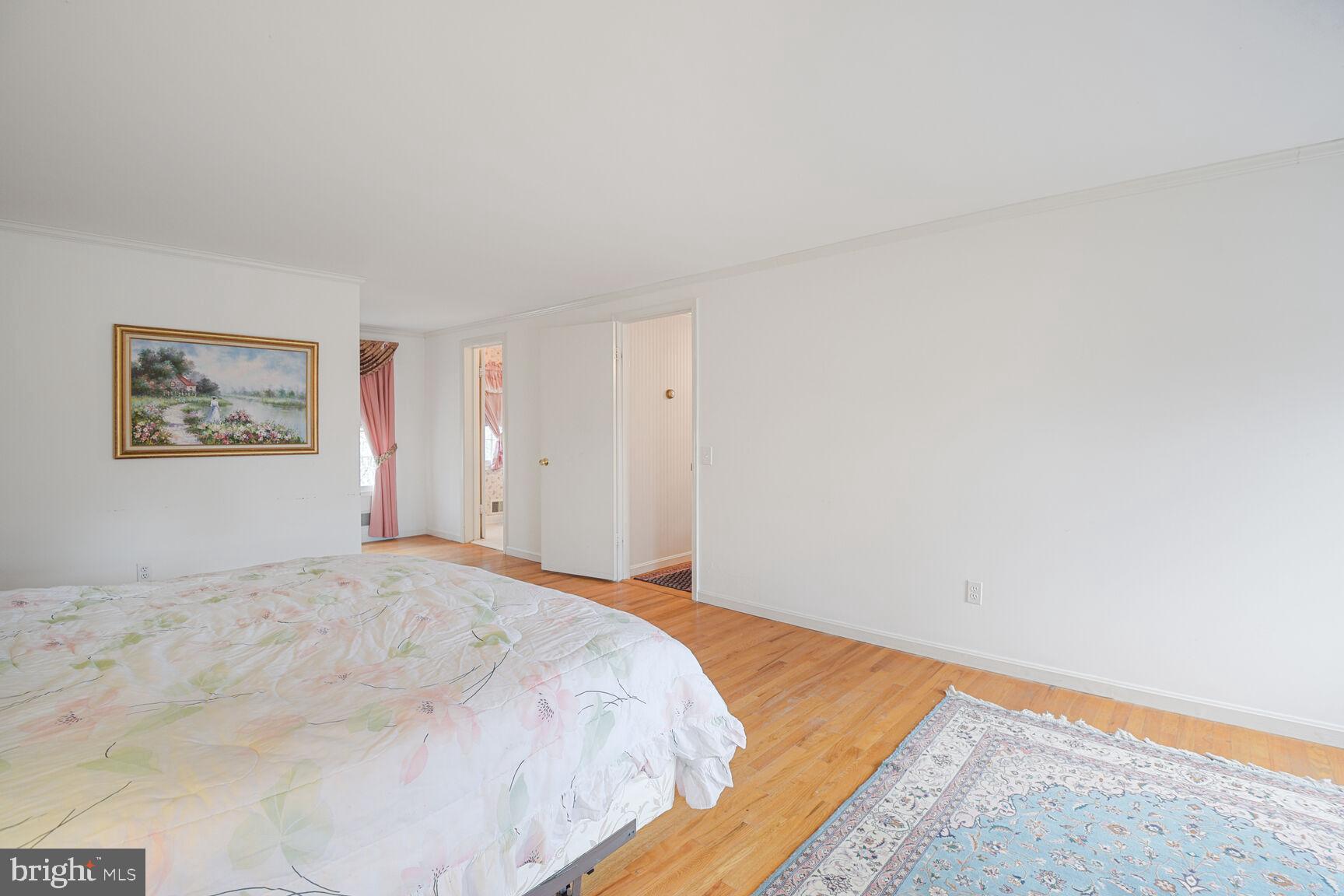 8908 FALLS CHAPEL WAY