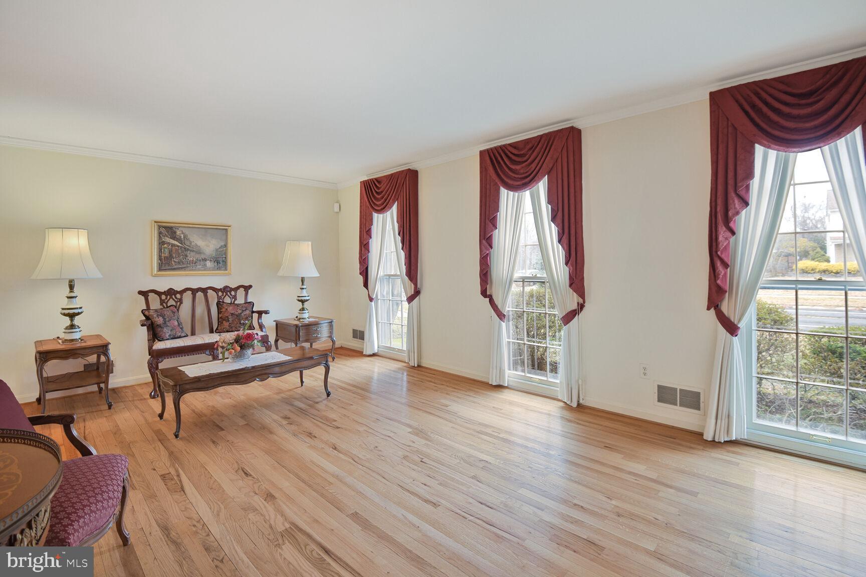 8908 FALLS CHAPEL WAY