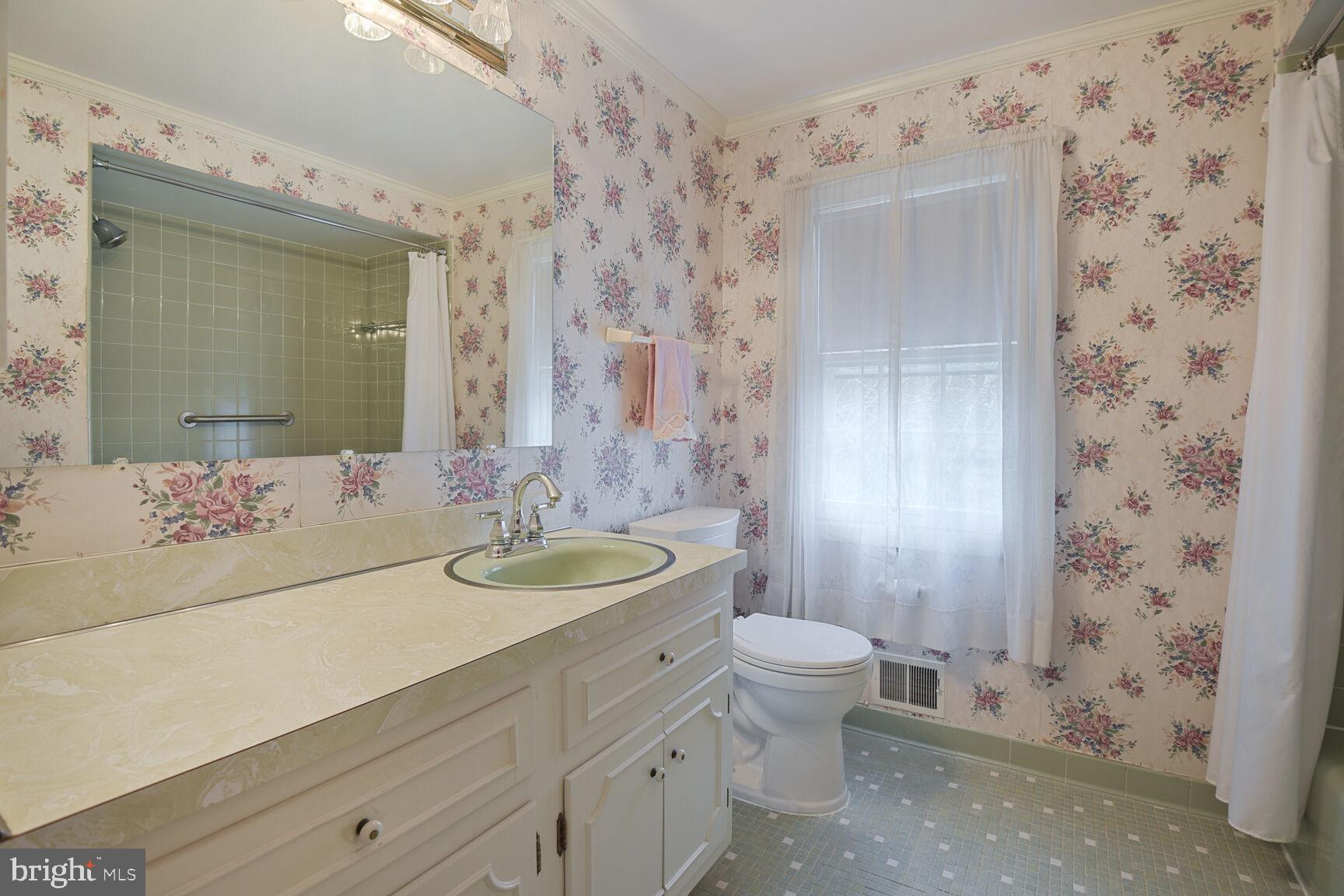 8908 FALLS CHAPEL WAY