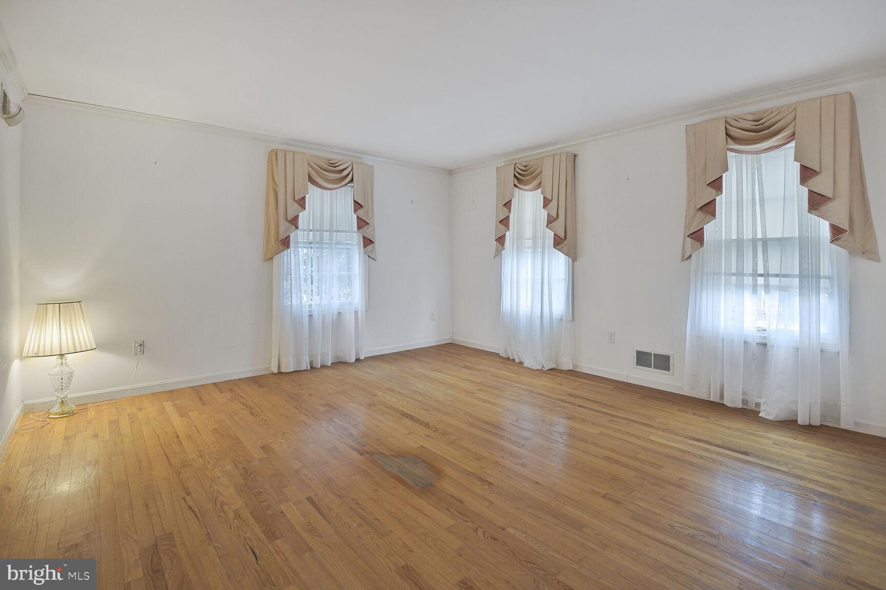 8908 FALLS CHAPEL WAY