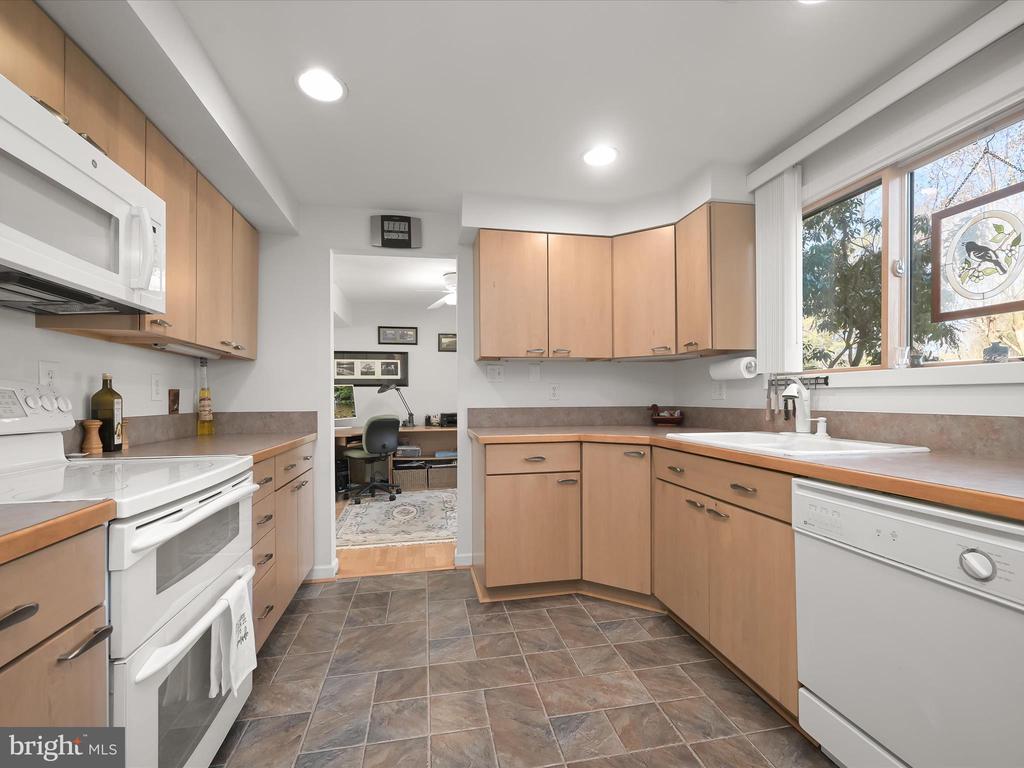 11605 HAPPY CHOICE LANE