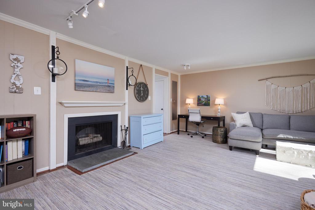 10913 DEBORAH DRIVE