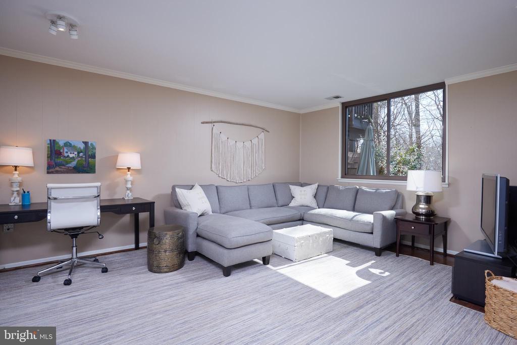 10913 DEBORAH DRIVE