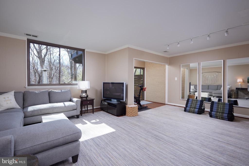 10913 DEBORAH DRIVE