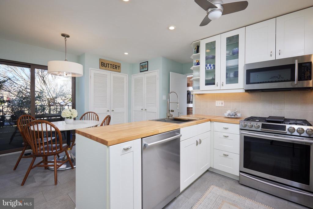 10913 DEBORAH DRIVE