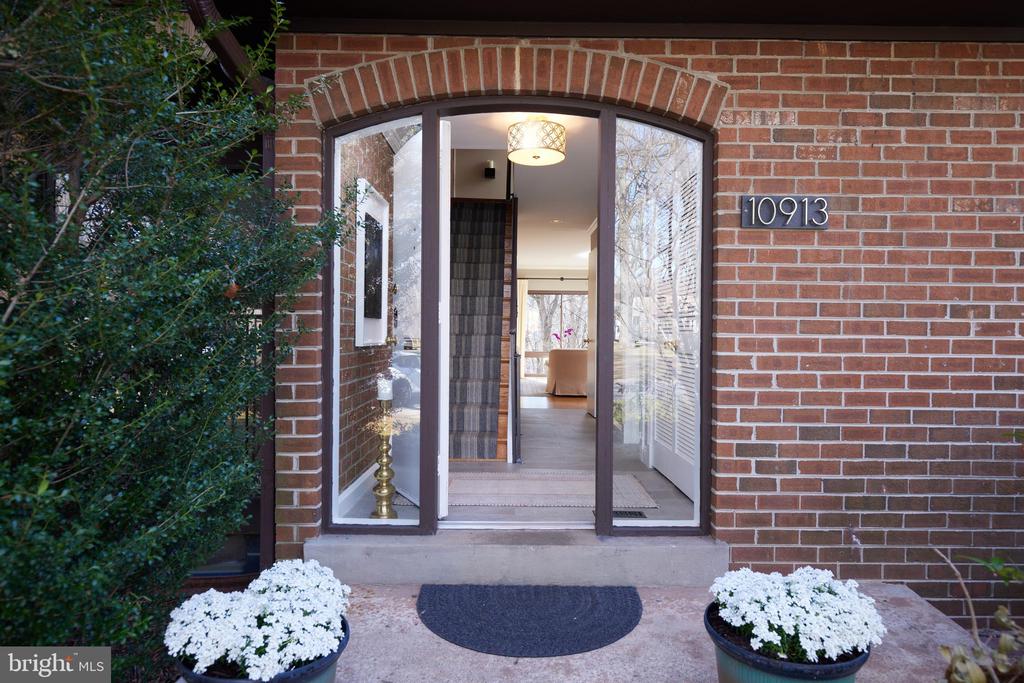 10913 DEBORAH DRIVE